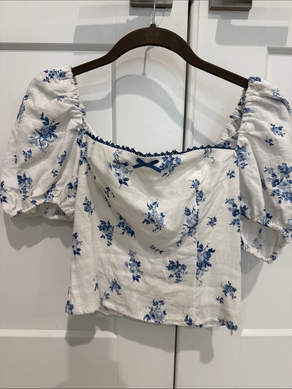 Reformation White Blue Floral Puff-Sleeve Crop Top